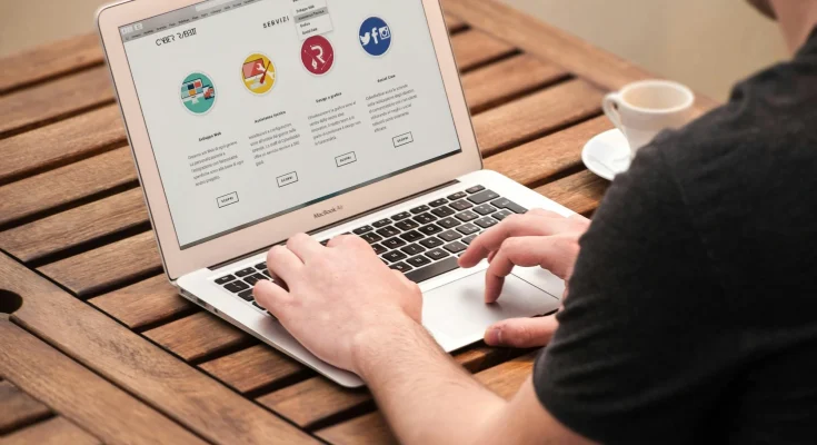 Free lorem ipsum generator for web designers and developers