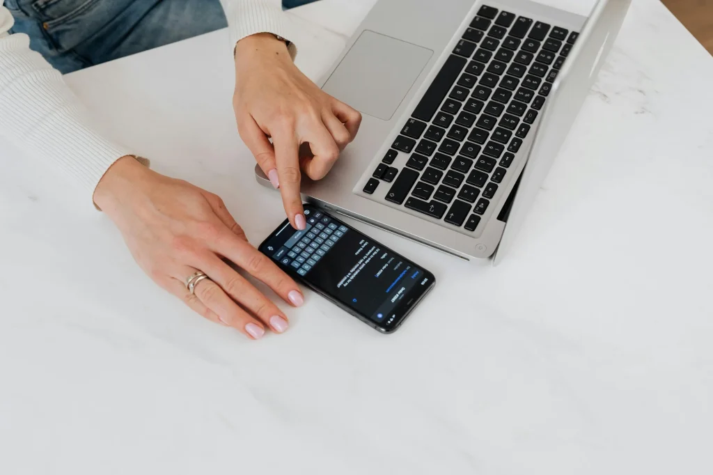 Password manager and strong password best practices